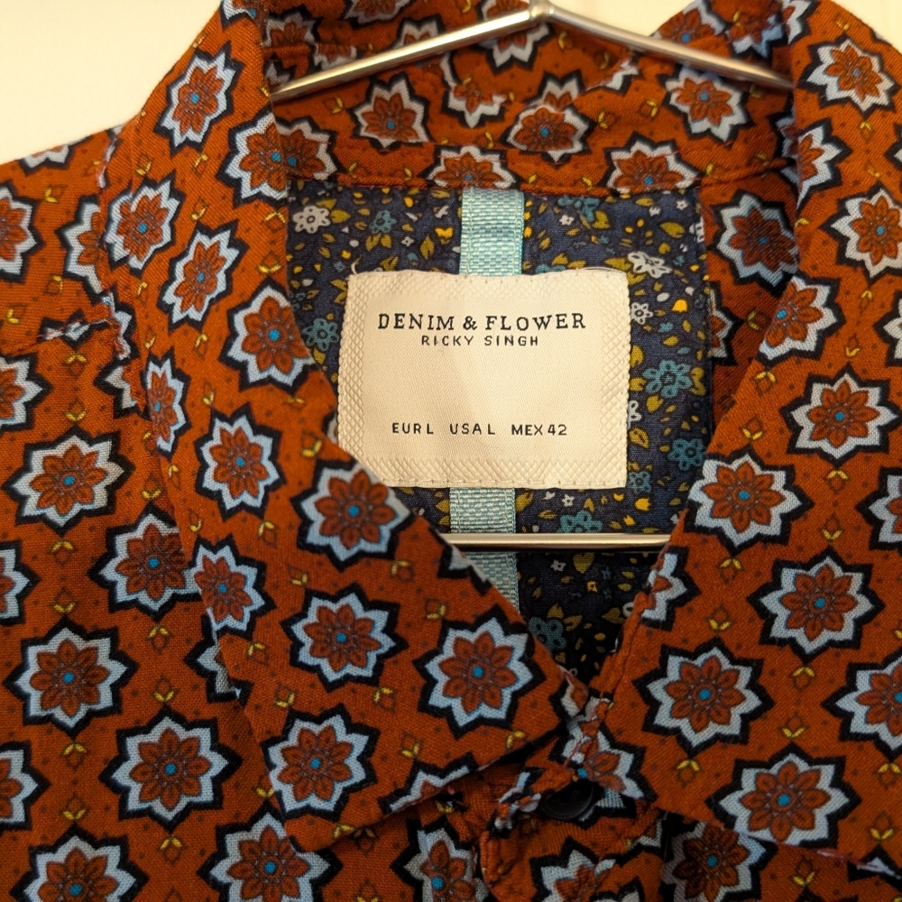 Denim & Flower Rust Red Geometric Short Sleeve Button-Down Shirt - Picture 4 of 4